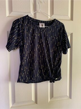 Women's Navy Short Sleeve Top with tan Dot Pattern